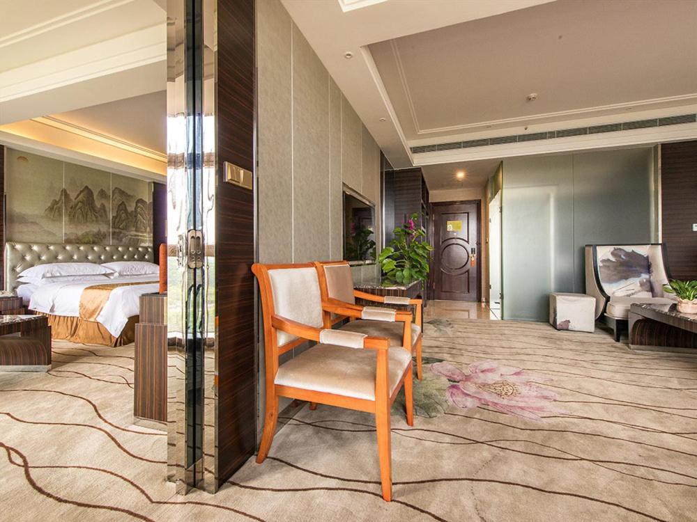 Vienna International Hotel Shenzhen Longgang Lilang ภายนอก รูปภาพ